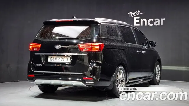 Kia Carnival 2018 thumb 7