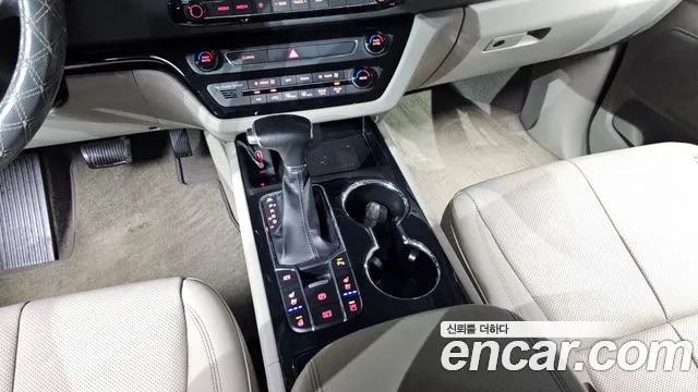 Kia Carnival 2018 thumb 9