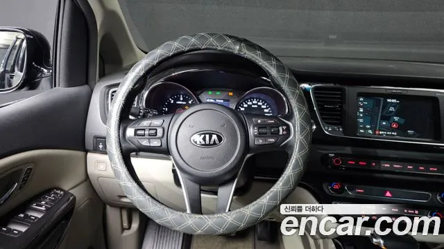 Kia Carnival 2018 thumb 10