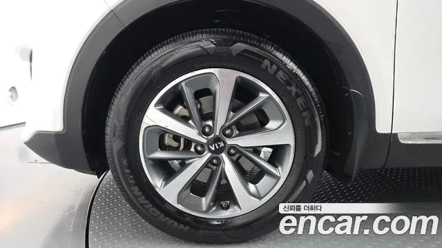 Kia Sorento 2017 thumb 6