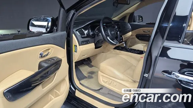 Kia Carnival 2019 thumb 2