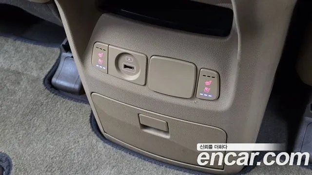 Kia Carnival 2019 thumb 10