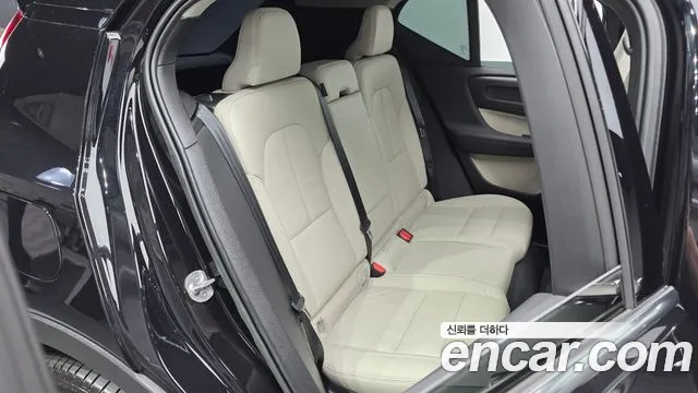Volvo XC40 2022 thumb 10