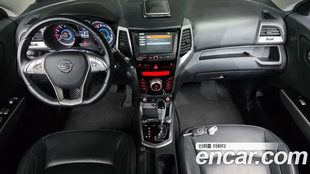 KGM Tivoli 2015 thumb 3