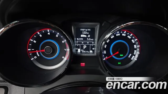 KGM Tivoli 2015 thumb 10