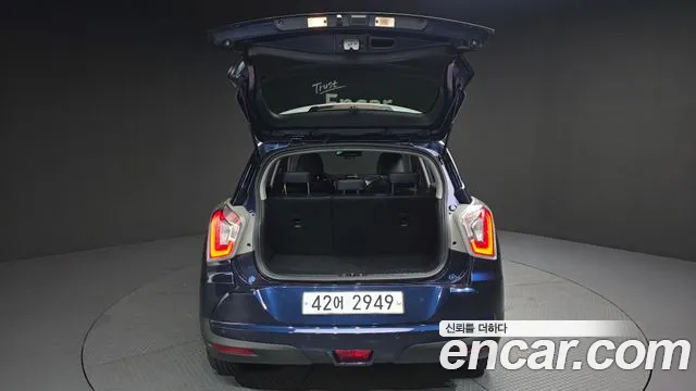 KGM Tivoli 2015 thumb 12