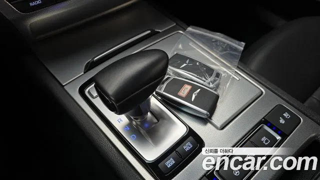 Genesis G80 2019 thumb 10