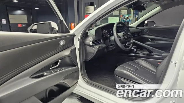 Hyundai Elantra 2025 thumb 2