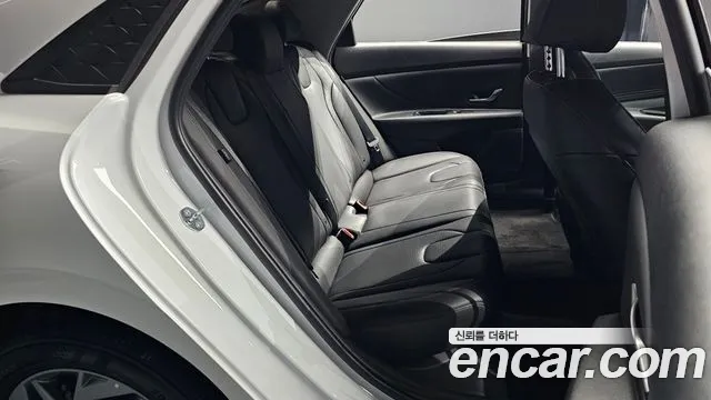 Hyundai Elantra 2025 thumb 3
