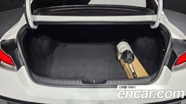 Hyundai Elantra 2025 thumb 4