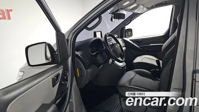 Hyundai Staria 2018 thumb 9