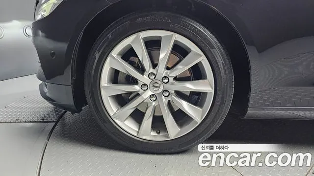 Volvo S90 2017 thumb 12