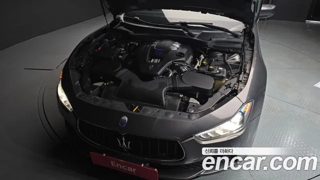Maserati Ghibli 2015 thumb 7