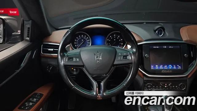 Maserati Ghibli 2015 thumb 4