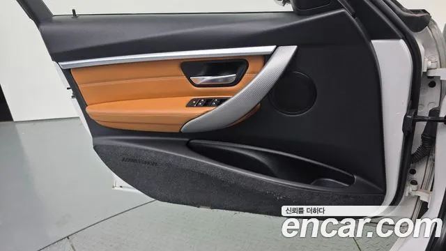 BMW 3 серии 2018 thumb 6