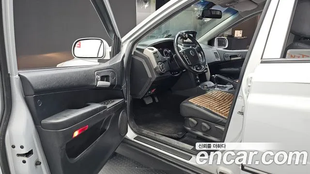 KGM Korando 2014 thumb 12