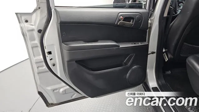 KGM Korando 2014 thumb 2