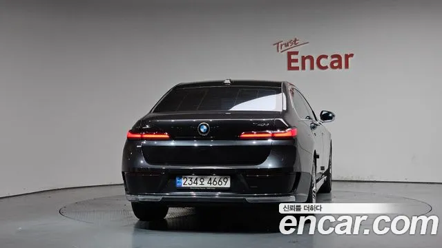 BMW 7 серии 2023 thumb 6
