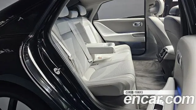 Hyundai Ioniq6 2023 thumb 3