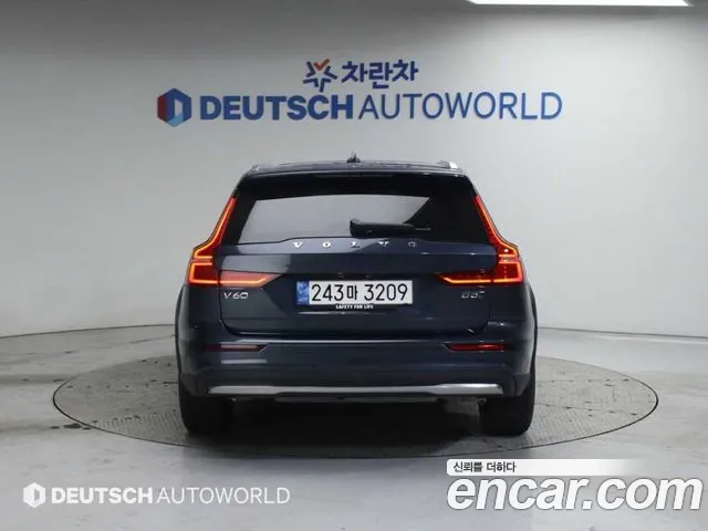 Volvo V60 Cross Country 2022 thumb 3