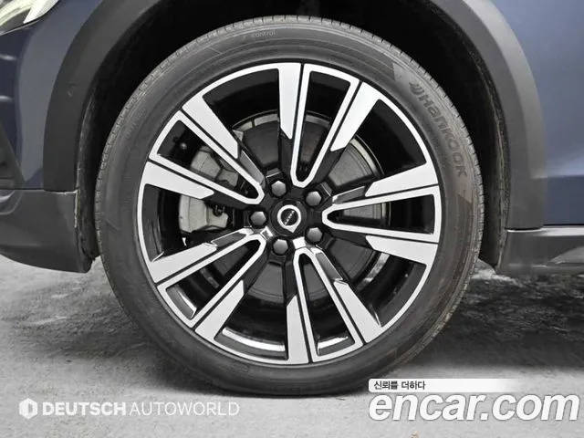 Volvo V60 Cross Country 2022 thumb 11