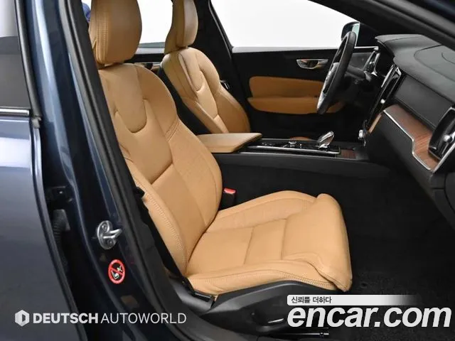 Volvo V60 Cross Country 2022 thumb 6