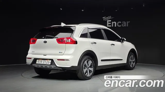 Kia Niro 2016 thumb 2