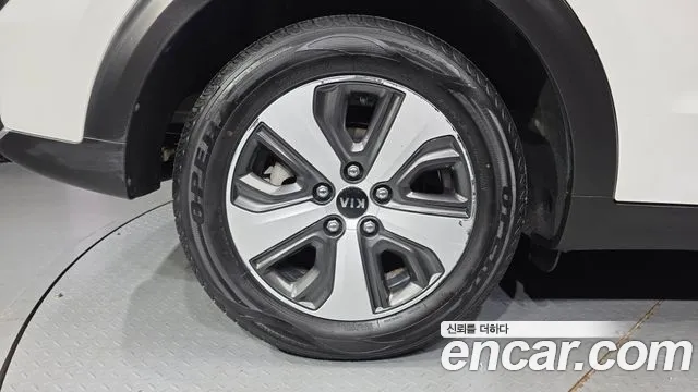 Kia Niro 2016 thumb 5