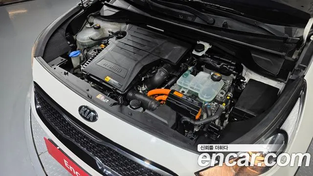 Kia Niro 2016 thumb 6