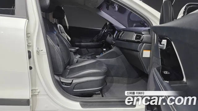 Kia Niro 2016 thumb 11