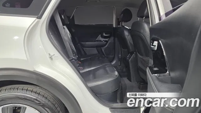 Kia Niro 2016 thumb 12