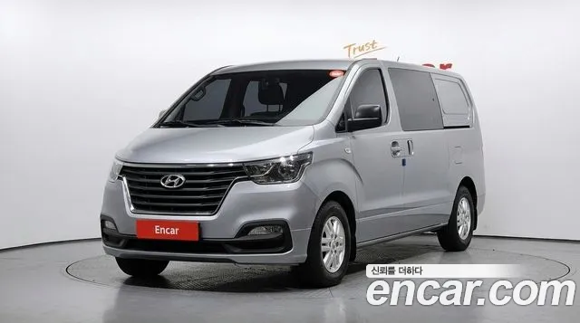 Hyundai Staria 2019 thumb 2