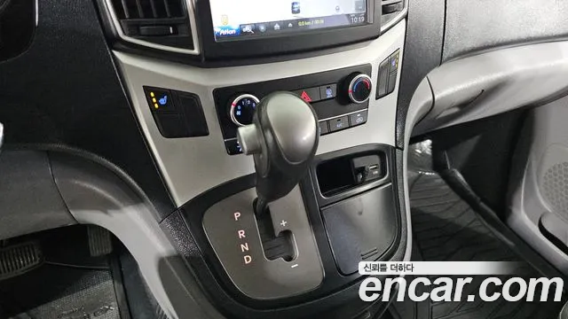 Hyundai Staria 2019 thumb 11