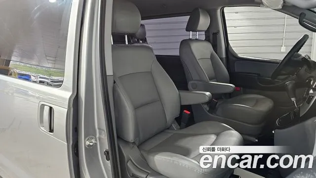 Hyundai Staria 2019 thumb 5