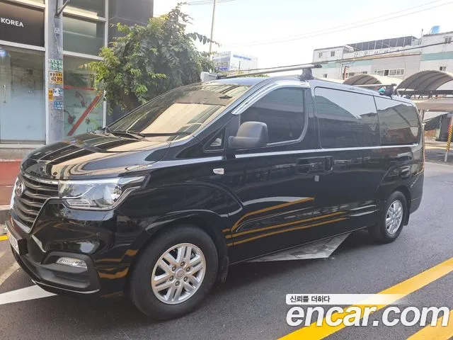 Hyundai Staria 2018 thumb 4