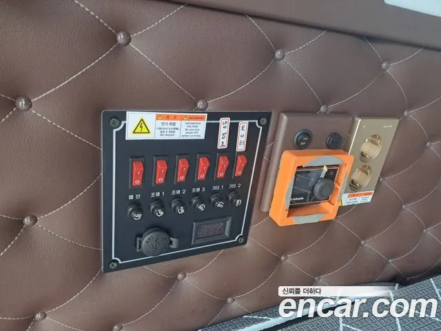 Hyundai Staria 2018 thumb 10