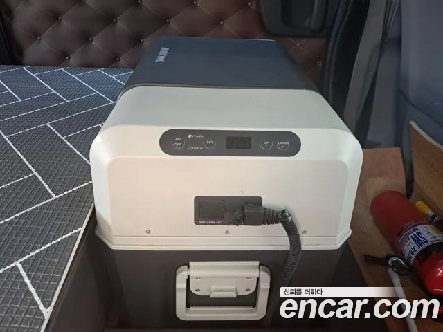 Hyundai Staria 2018 thumb 3