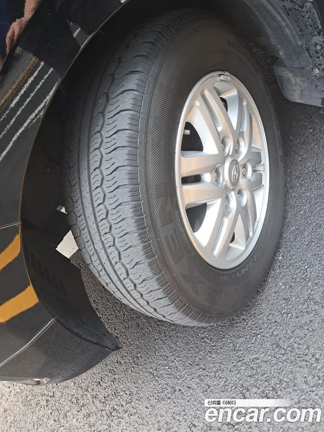 Hyundai Staria 2018 thumb 2