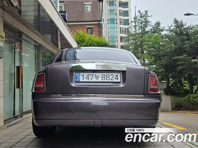 Rolls-Royce Phantom 2013 thumb 2