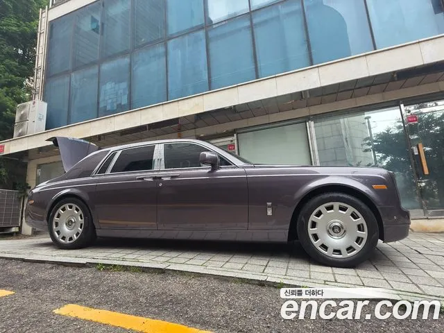 Rolls-Royce Phantom 2013 thumb 3