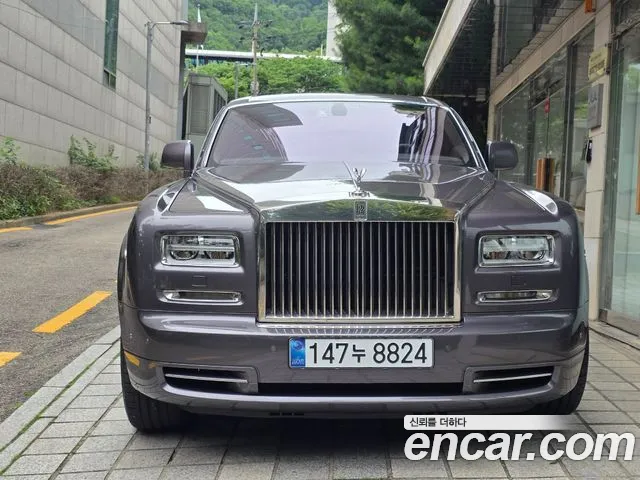 Rolls-Royce Phantom 2013 thumb 12