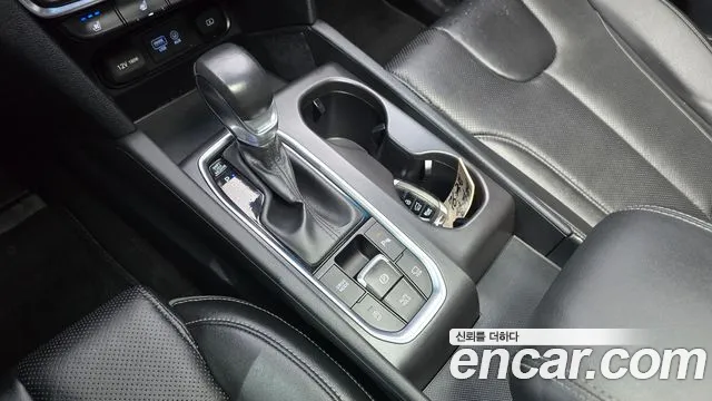 Hyundai Santa Fe 2019 thumb 3