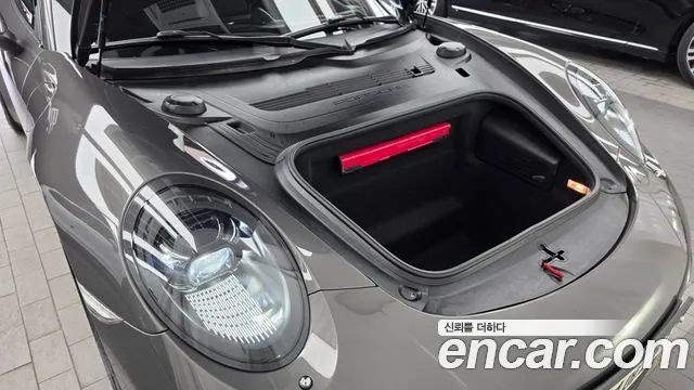 Porsche 911 2017 thumb 4