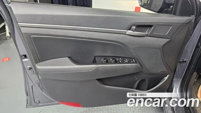 Hyundai AD 2016 thumb 9