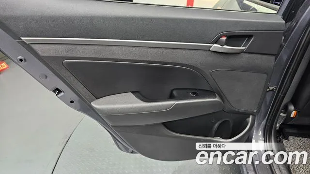 Hyundai AD 2016 thumb 6