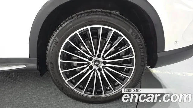 Mercedes-Benz GLC 2025 thumb 4
