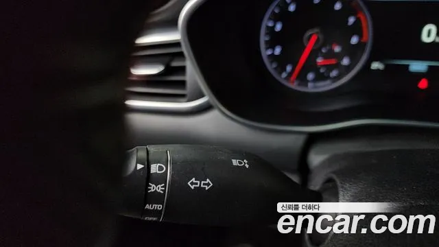 Genesis G70 2019 thumb 2