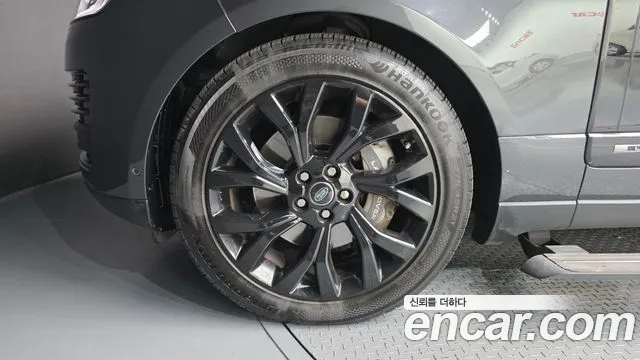 Land Rover Range Rover 2018 thumb 2