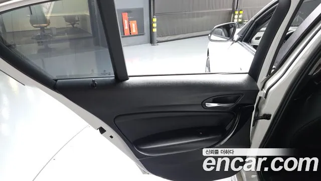 BMW 1 серии 2018 thumb 3