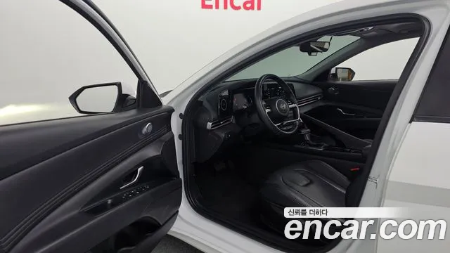 Hyundai Elantra 2023 thumb 3